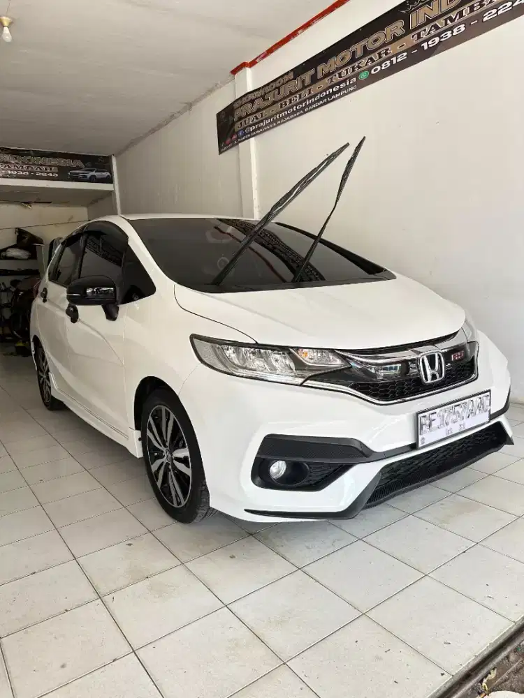 Honda jazz GK5 RS 1.5 CVT Tahun 2021 pemakaian nik 2020 edisi terakhir