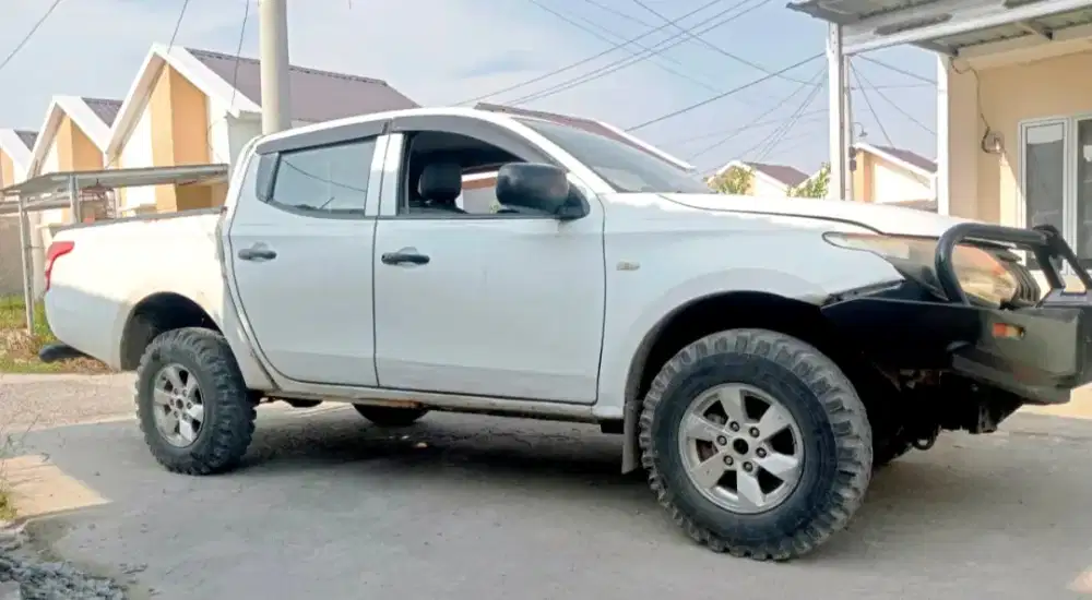 Mitsubishi Strada Triton DC 4 x 4  HDX 2019