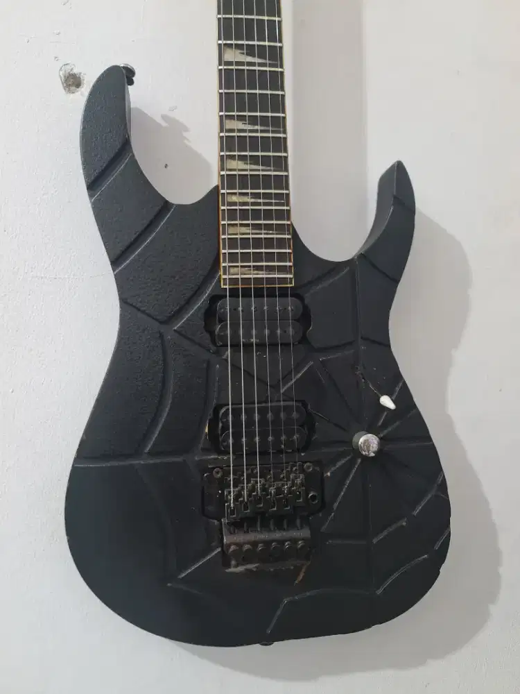 Gitar ibanez spider custom