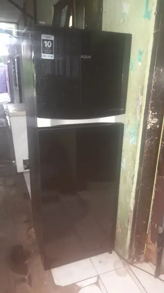 kulkas 2 pintu AQUA  AQR- D 275 R