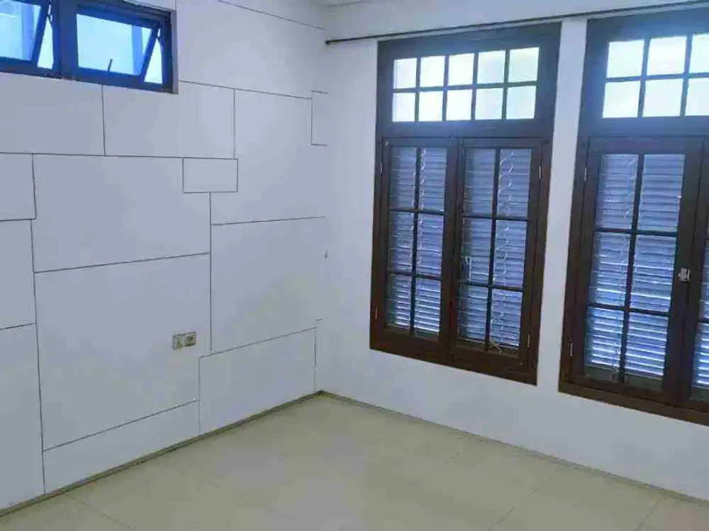 ruang usaha siap pakai di sayap jl Sunda