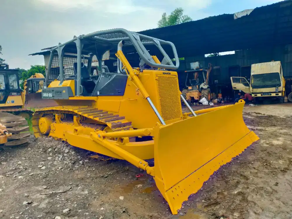 Bulldozer Komatsu D85ESS-2 Tahun 2016