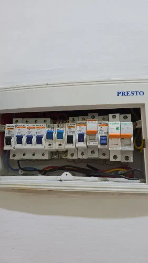 Tukang listrik panggilan 24 jam