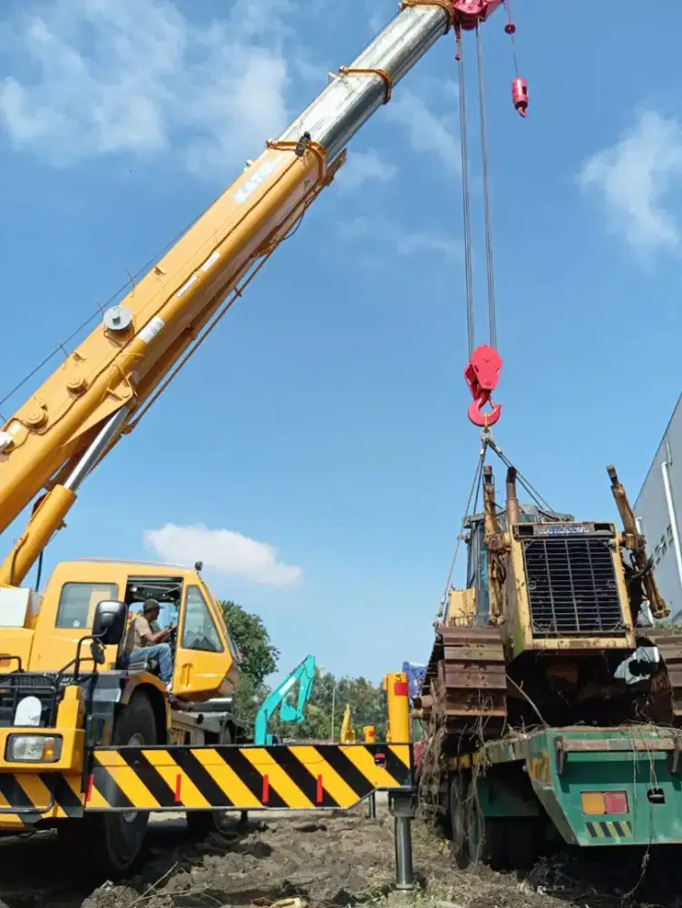 Mobile Crane 25 Ton Kato KR25 Rough Terrain Crane Buildup Harga DP