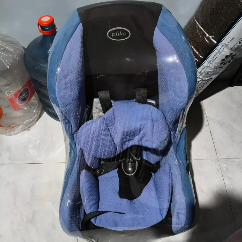 Car seat pliko preloved
