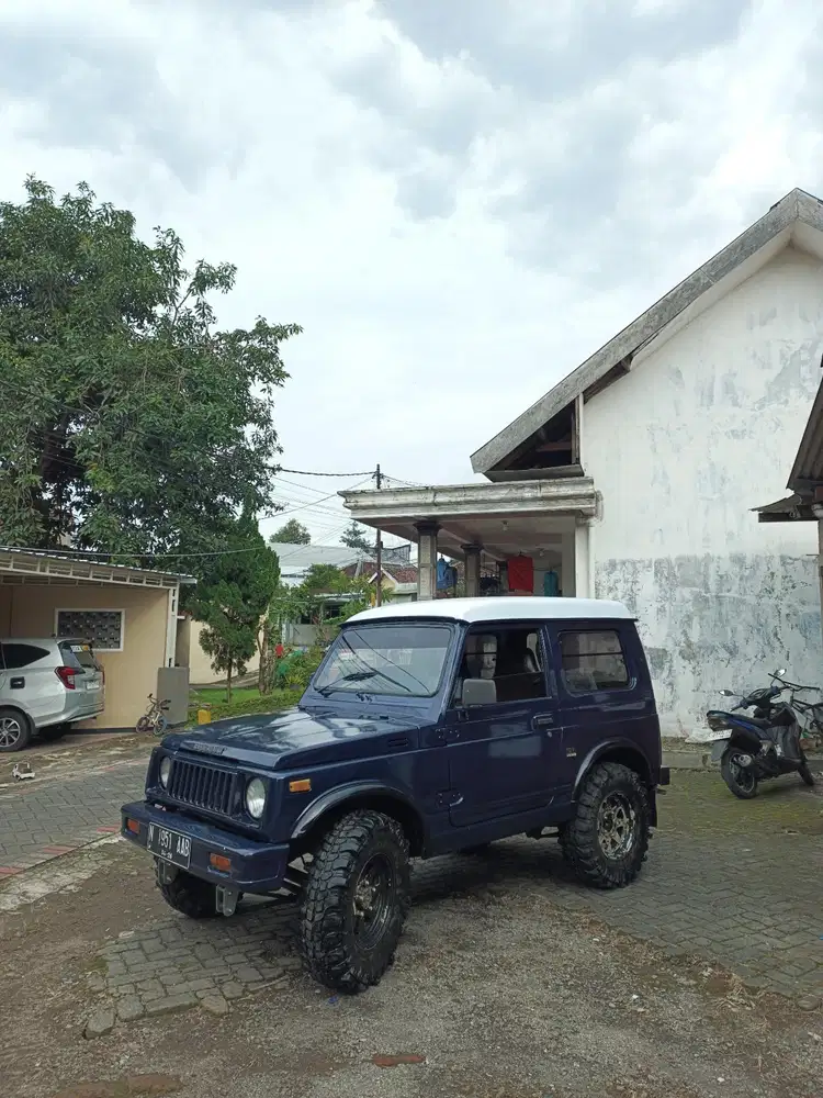 Suzuki Jimny 1983 Bensin