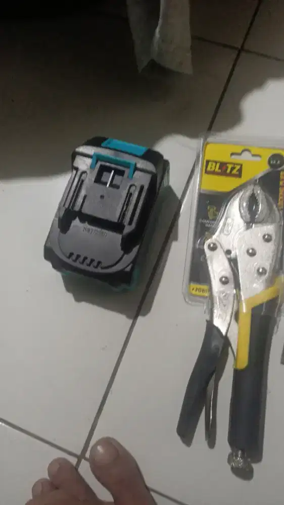 Batre bor sama tang buaya