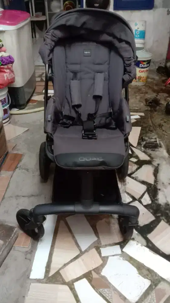 Stroller bayi merk QUAD