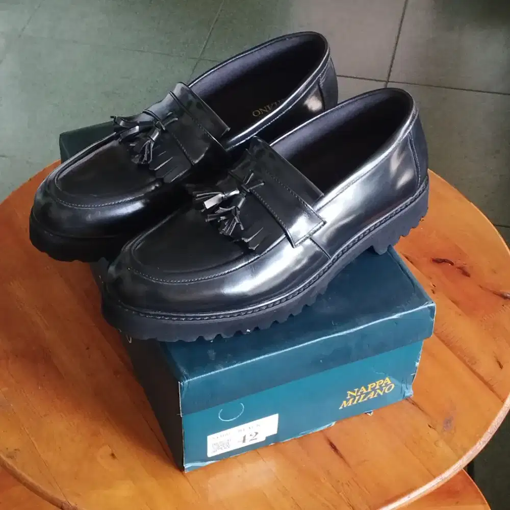 Dijual Sepatu Loafers Nappa Milano Sam Tassel Original Like New