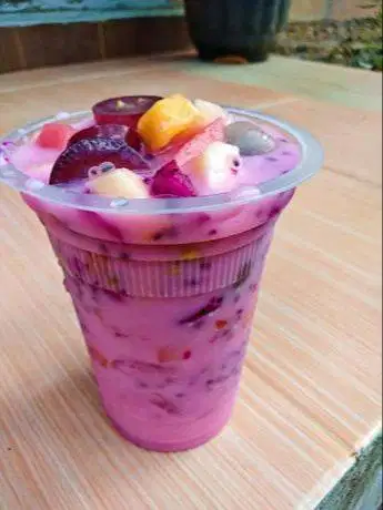 mempromosikan minuman segar