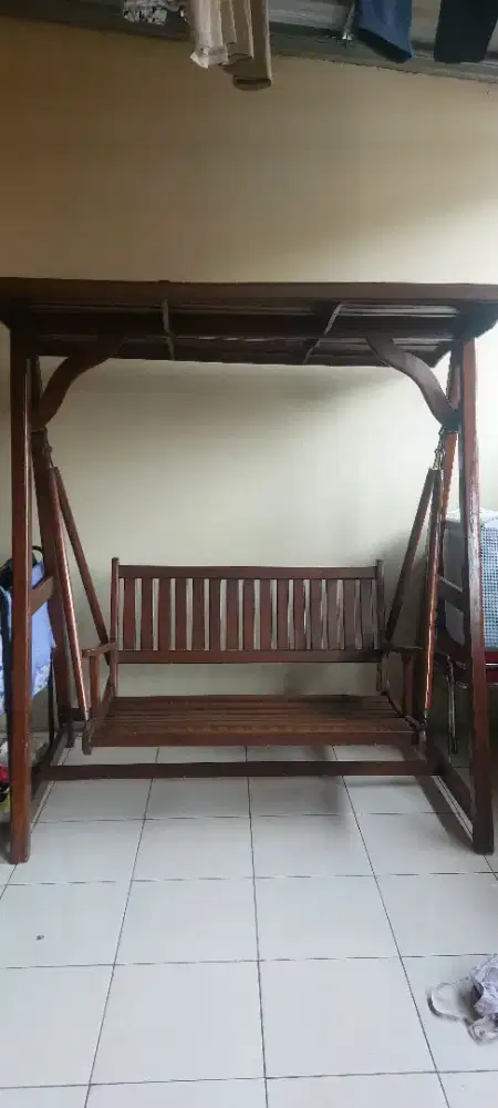 Ayunan Kayu Jati