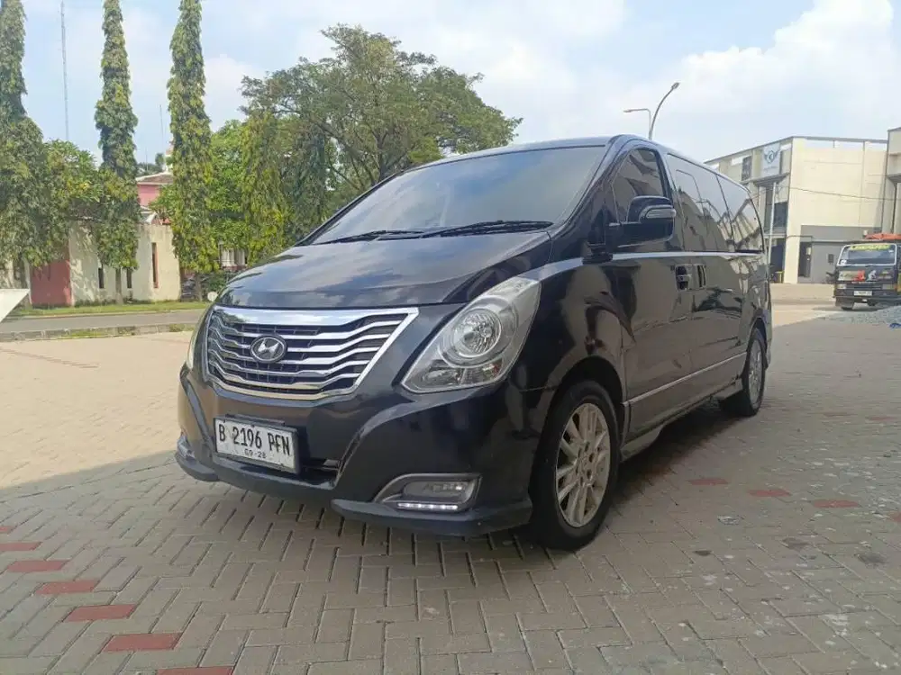 Hyundai H1 Royale AT 2.4 2015 electric