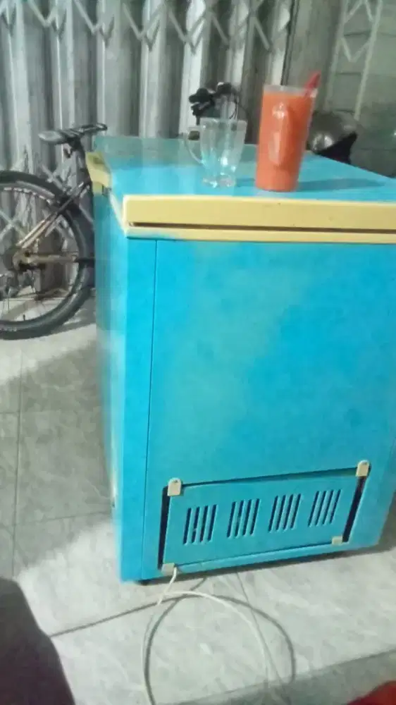 Dijual freezer Domo