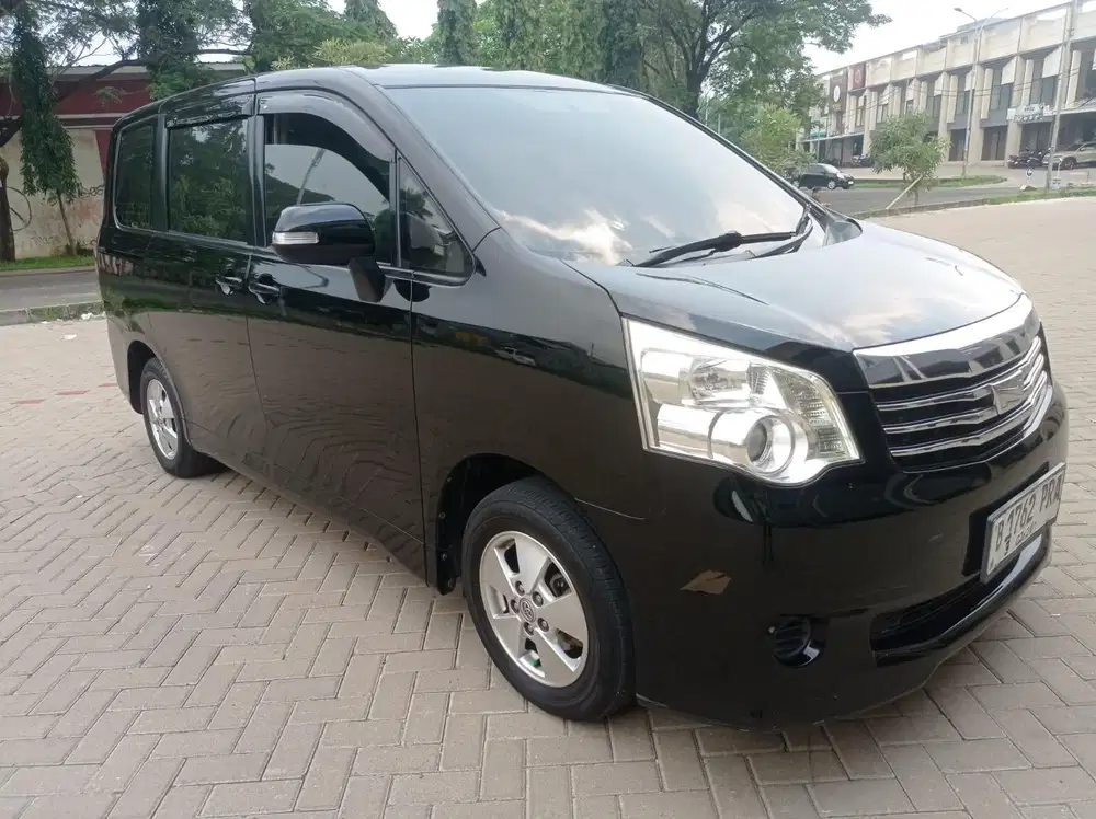 Toyota Nav1 2.0 G AT 2014