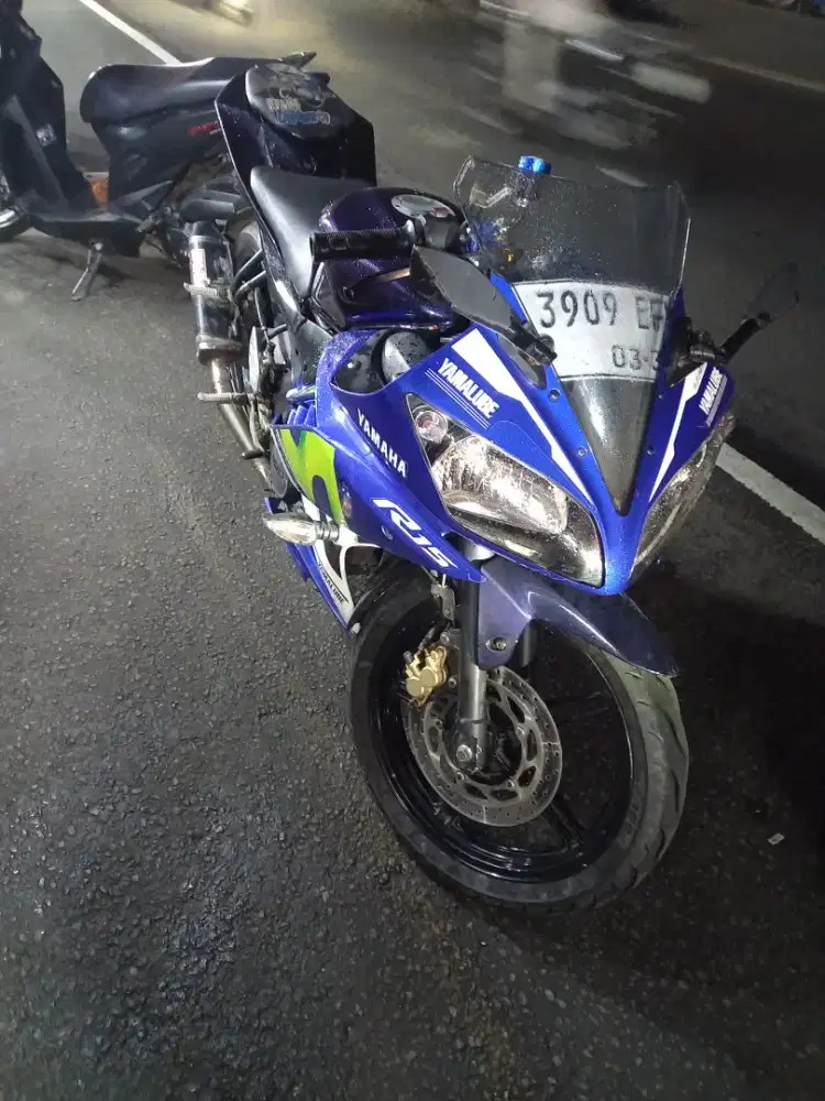 Yamaha R 15 tahun 2015