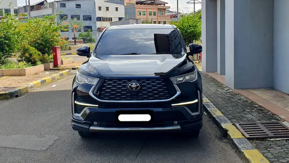 Toyota kijang innova zenix q hybrid modelista tss 2023 hitam