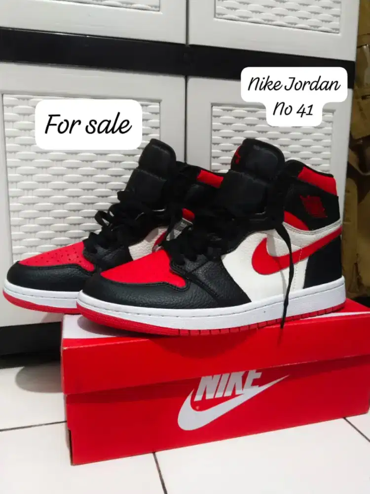 Sepatu basket Jordan