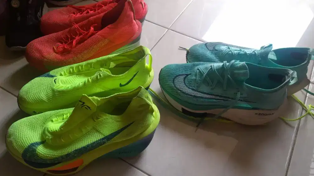 Sepatu olahraga/ running shoes nike