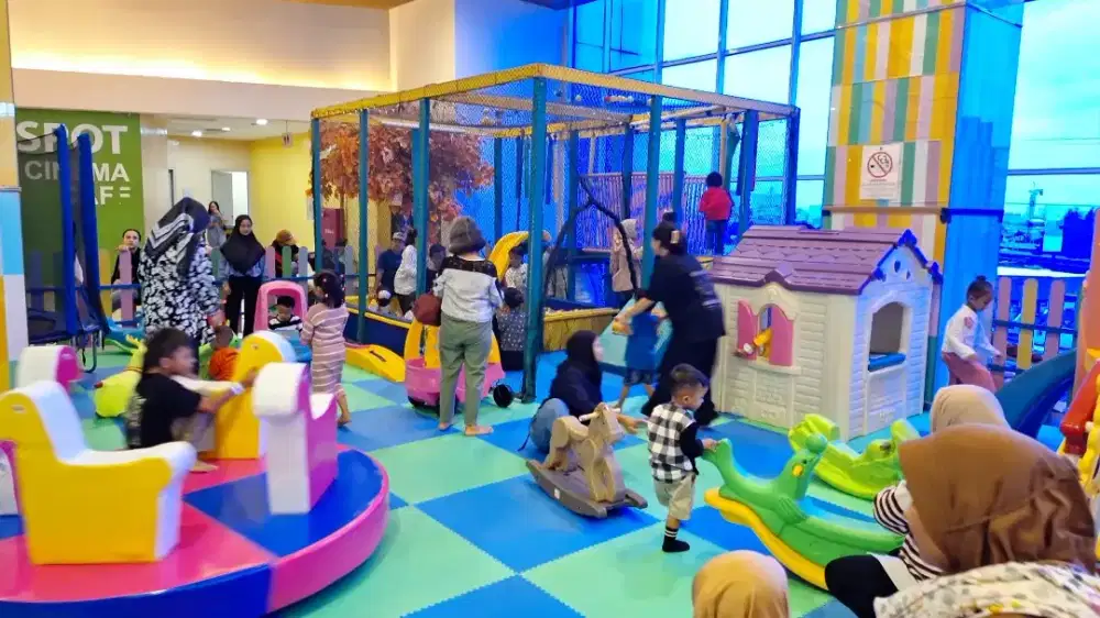 Usaha mandi bola , pasiran dan mewarnai