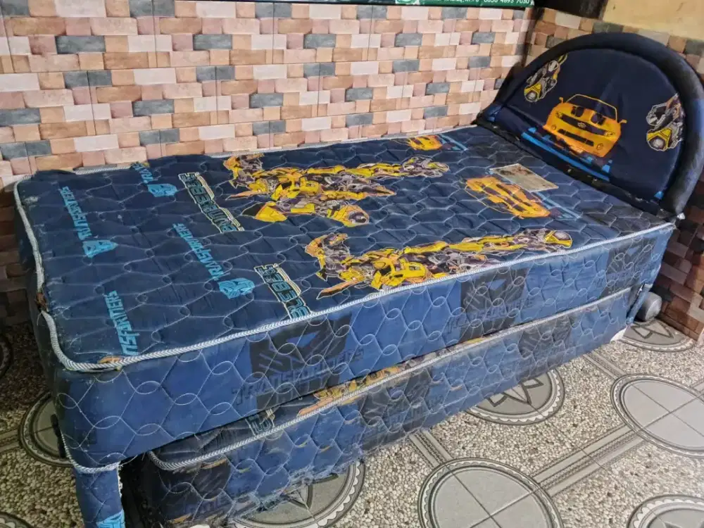 Kasur anak atas bawah masih sangat layak dipakai!