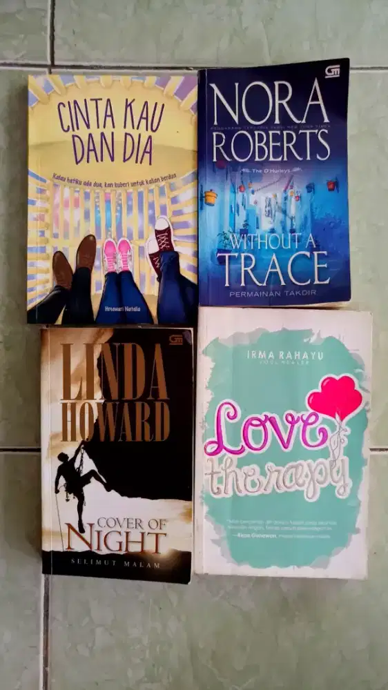 Jual borongan 8 buku novel & cerita