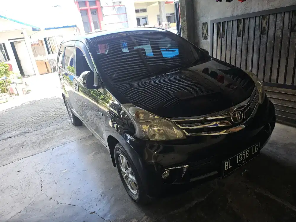 Dijual Avanza g M/T 2014 hitam