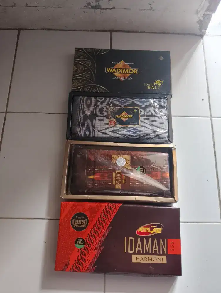 Sarung wadimor dan atlas