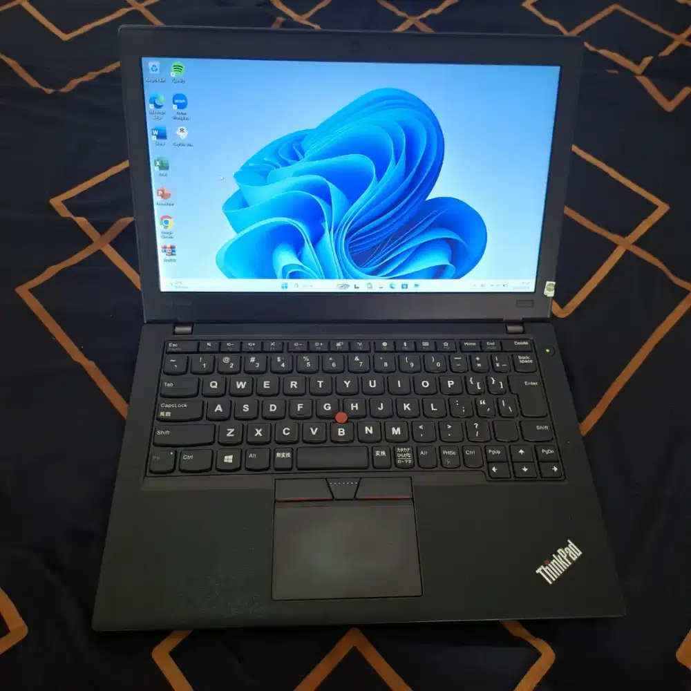 JUAL CEPAT LAPTOP LENOVO THINKPAD SPEFIKASI MEWAH FREE ACCESORIS