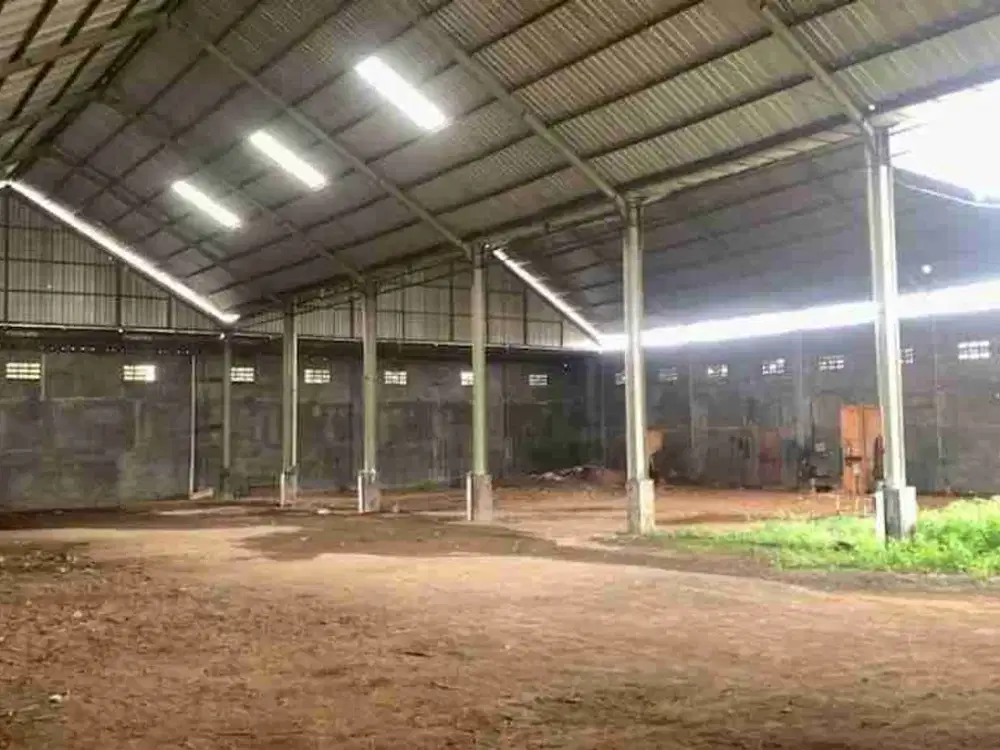 Gudang Luas Strategis Tepi Jalan Raya Dibal Ngemplak Boyolali