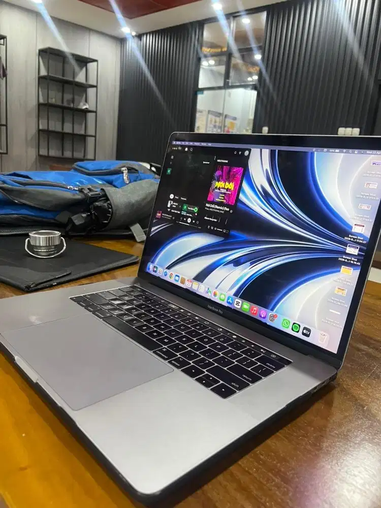 MacBook Pro 2016 15-inch i7 Touch Bar