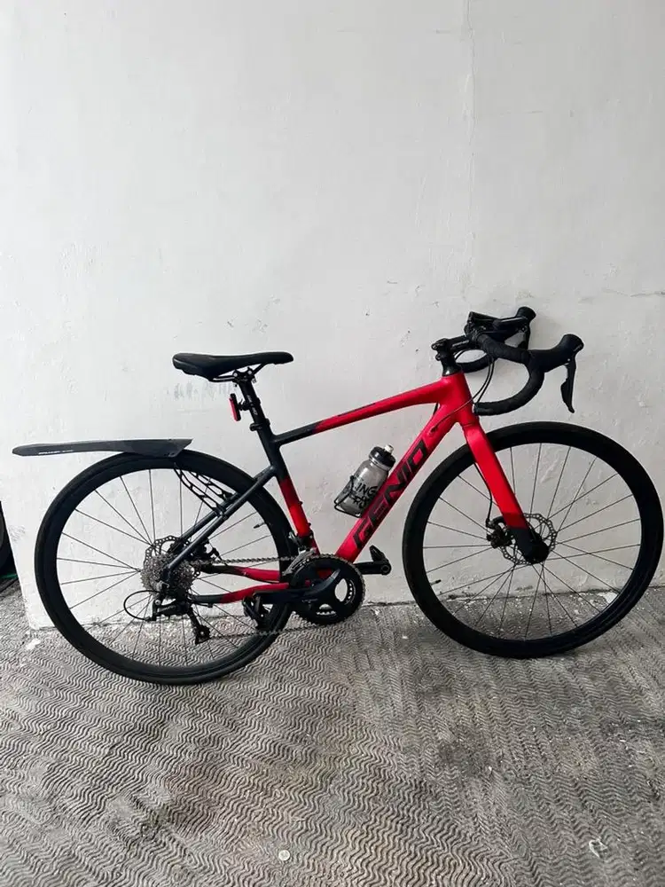 SEPEDA BALAP ROADBIKE GENIO BREAKER 2.0 2021 Bekas
