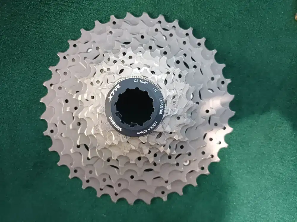 Sprocket Shimano XTR M980 10 speed 11-34T + Rantai KMC Hollow Goli Ori