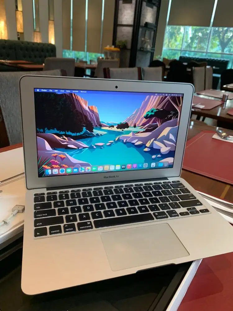 Macbook Air 11inch 2015 | 8/256 | core i7 | No minus | Fullse