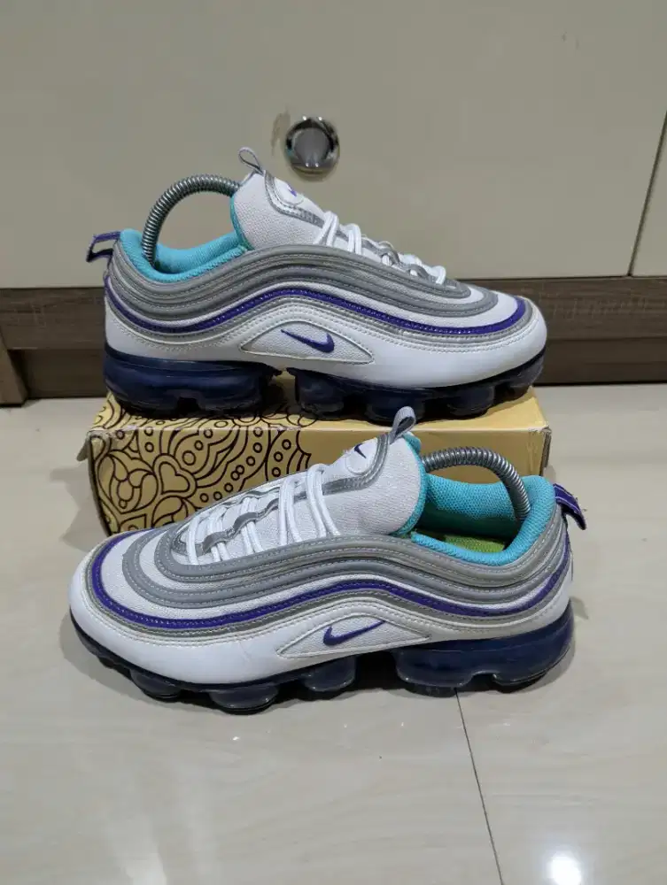 Sepatu Nike vapormax preloved size 42