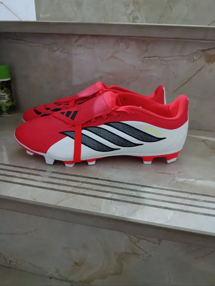 sepatu bola adidas