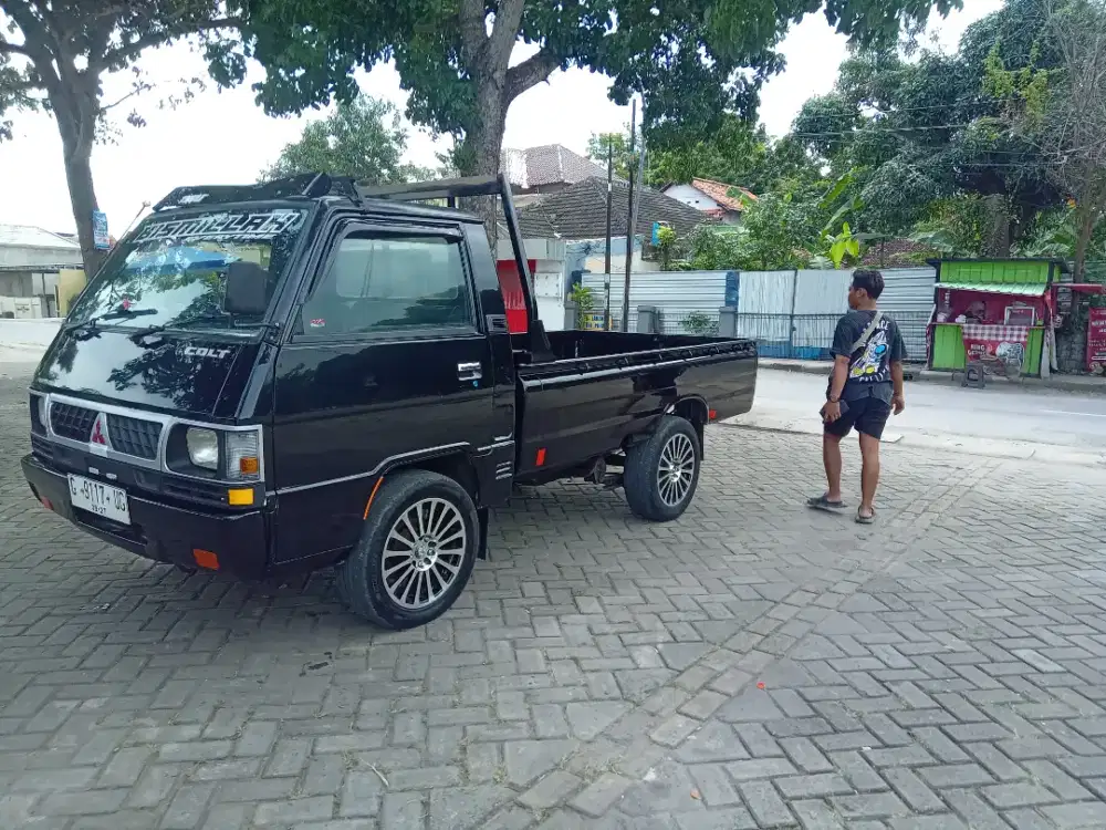 Mitsubishi L300 Pick Up 2017 solar