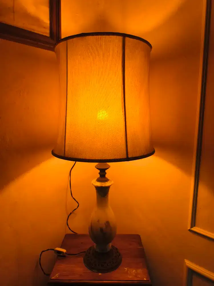 Lampu tidur antik kuningan kombinasi batu