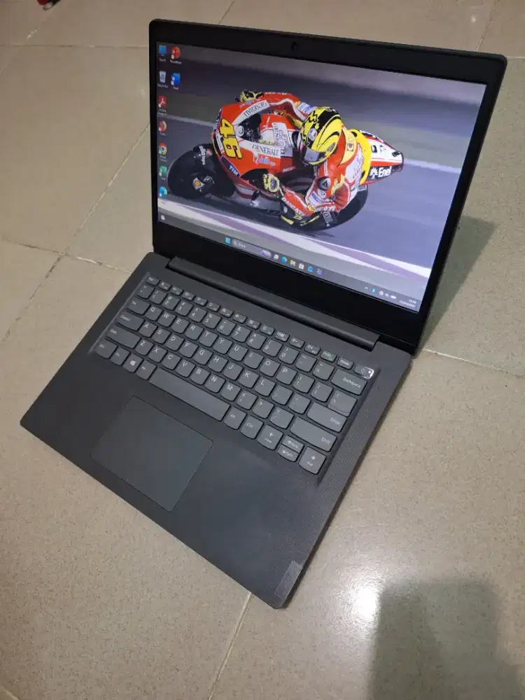 Bismillah dijual laptop lenovo slim core i3gen8 siap pakai