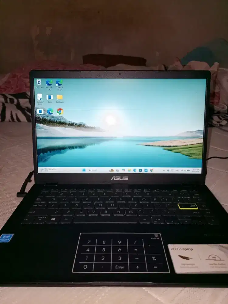 Vivobook Asus E410MA Intel Celeron RAM 4GB layar 14inc