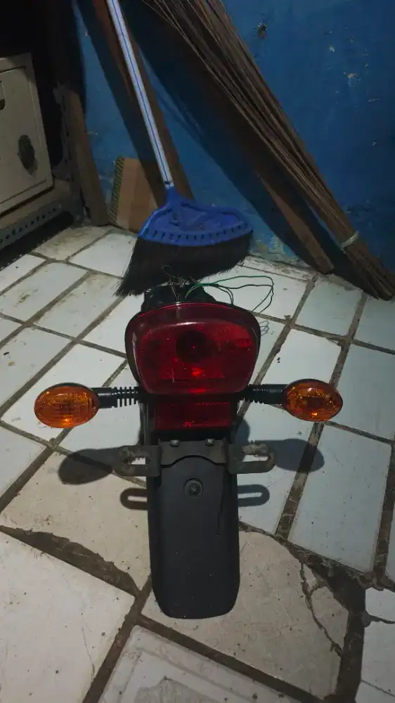 Spakbor Belakang W175 Cafe