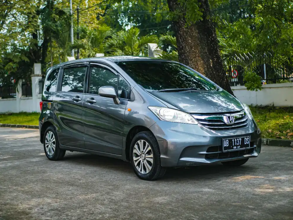Honda Freed SD 2012