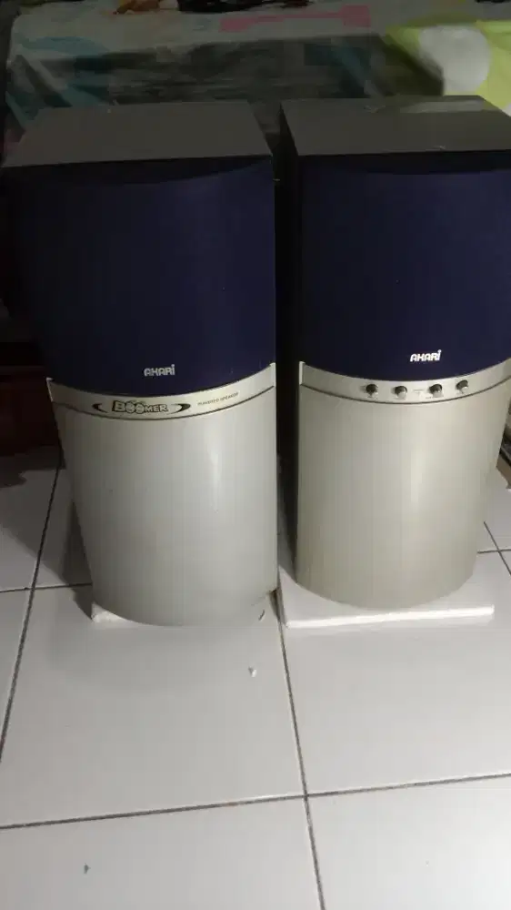 Speker aktif lawasan