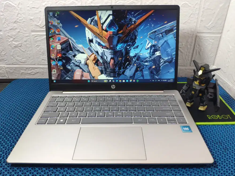 HP 14-ep0 Intel Core i3-N305 RAM 8GB NVME 512GB Intel UHD Mulus READY