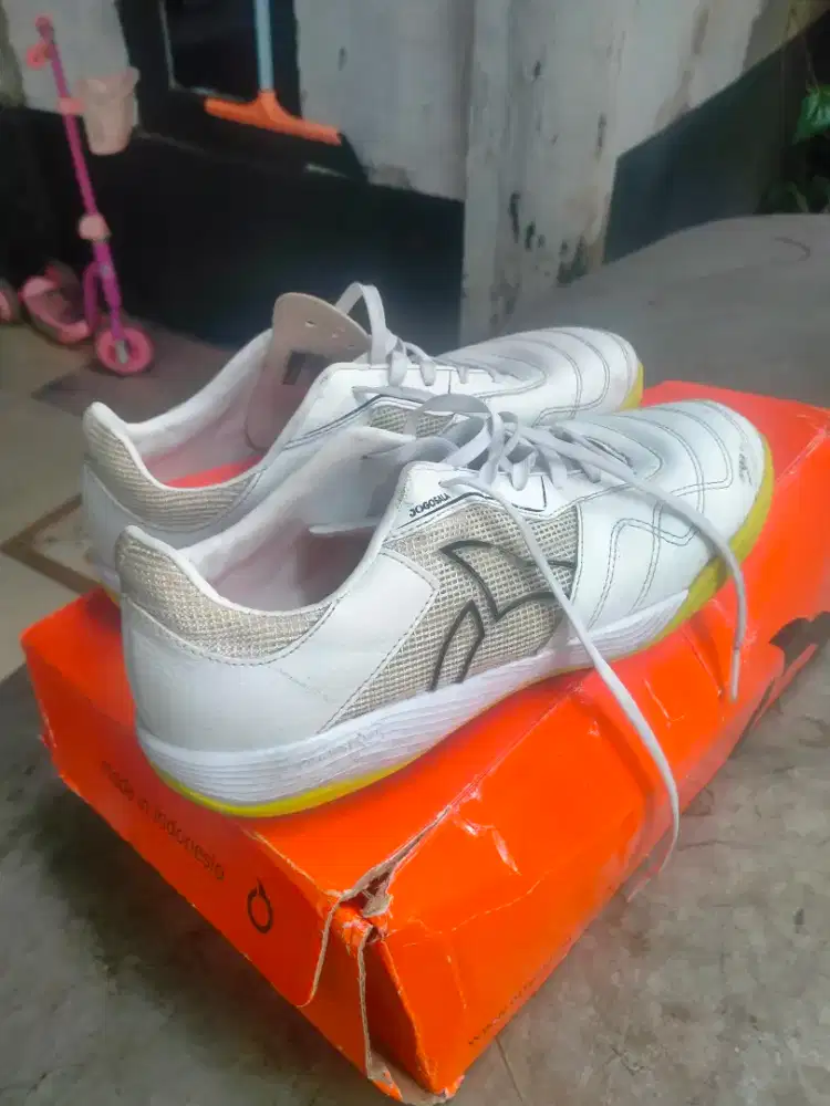 Sepatu ortuseight sz 40