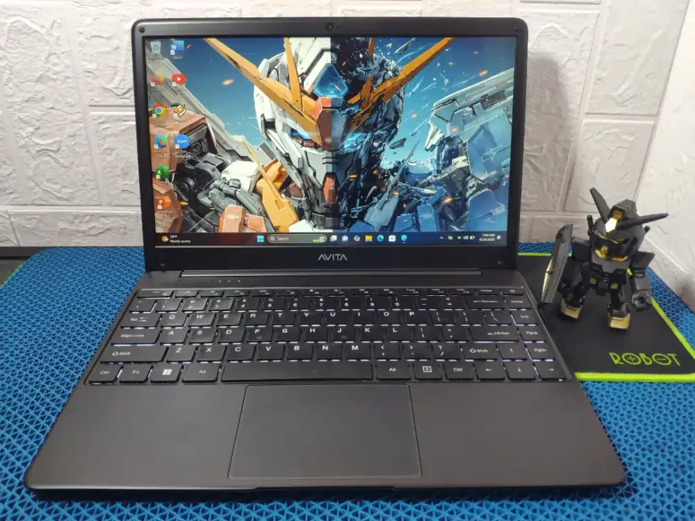 AVITA PURA A+ Intel Core i3-1215U RAM 8GB NVMe 256GB Intel FHD MULUS