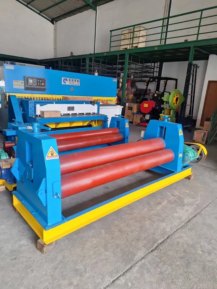 Mesin Roll Plat Besi Rolling Machine Symmetrical