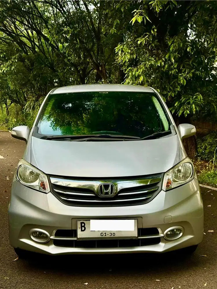 CASH! Honda Freed SD 2015 Low KM