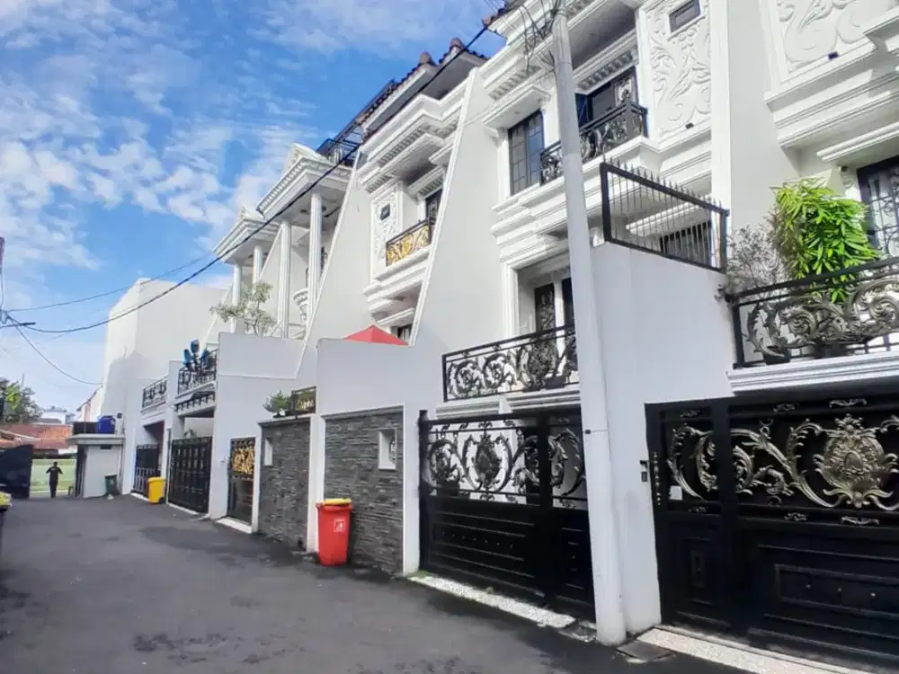 rumah strategis private pool 200 meter ke jalan kebagusan raya