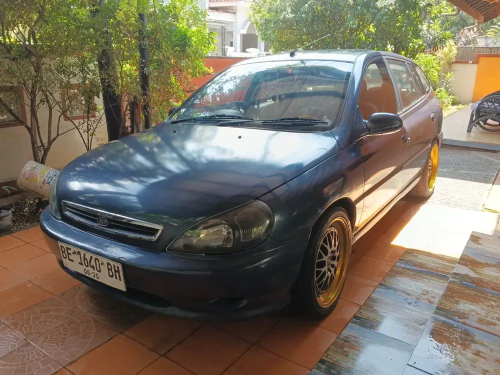 Kia Rio 2000 Bensin