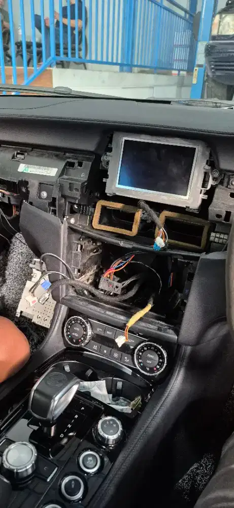 Terima jassa bongkar pasang / instalsi audio mobil panggilan